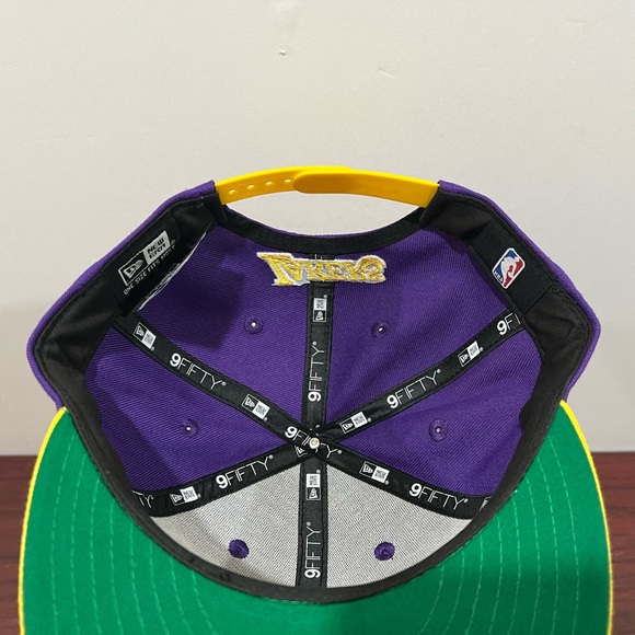 New Era, 9Fifty SnapBack Hat, Los Angeles Lakers - Picture 6 of 8